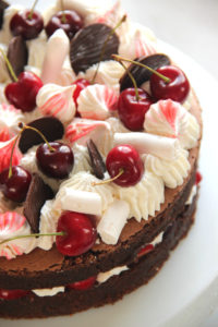 Read more about the article עוגת יומולדת – שוקולד, שקדים ודברים טובים